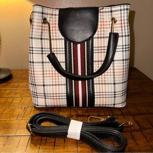 NOWT White plaid hangbag 😍